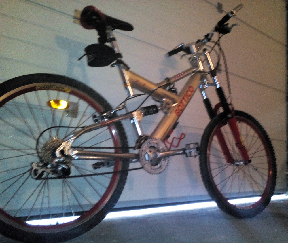 Prodám celoodpružené horské kolo, Zlín